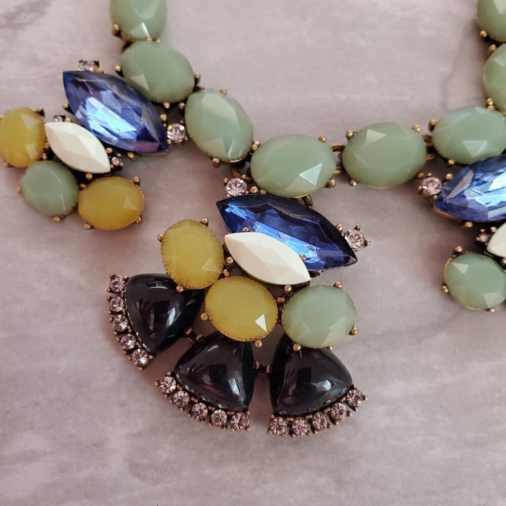 ✨ J.Crew Blue Green Rhinestones Crystals Cluster Statement Necklace ✨ - Picture 7 of 13